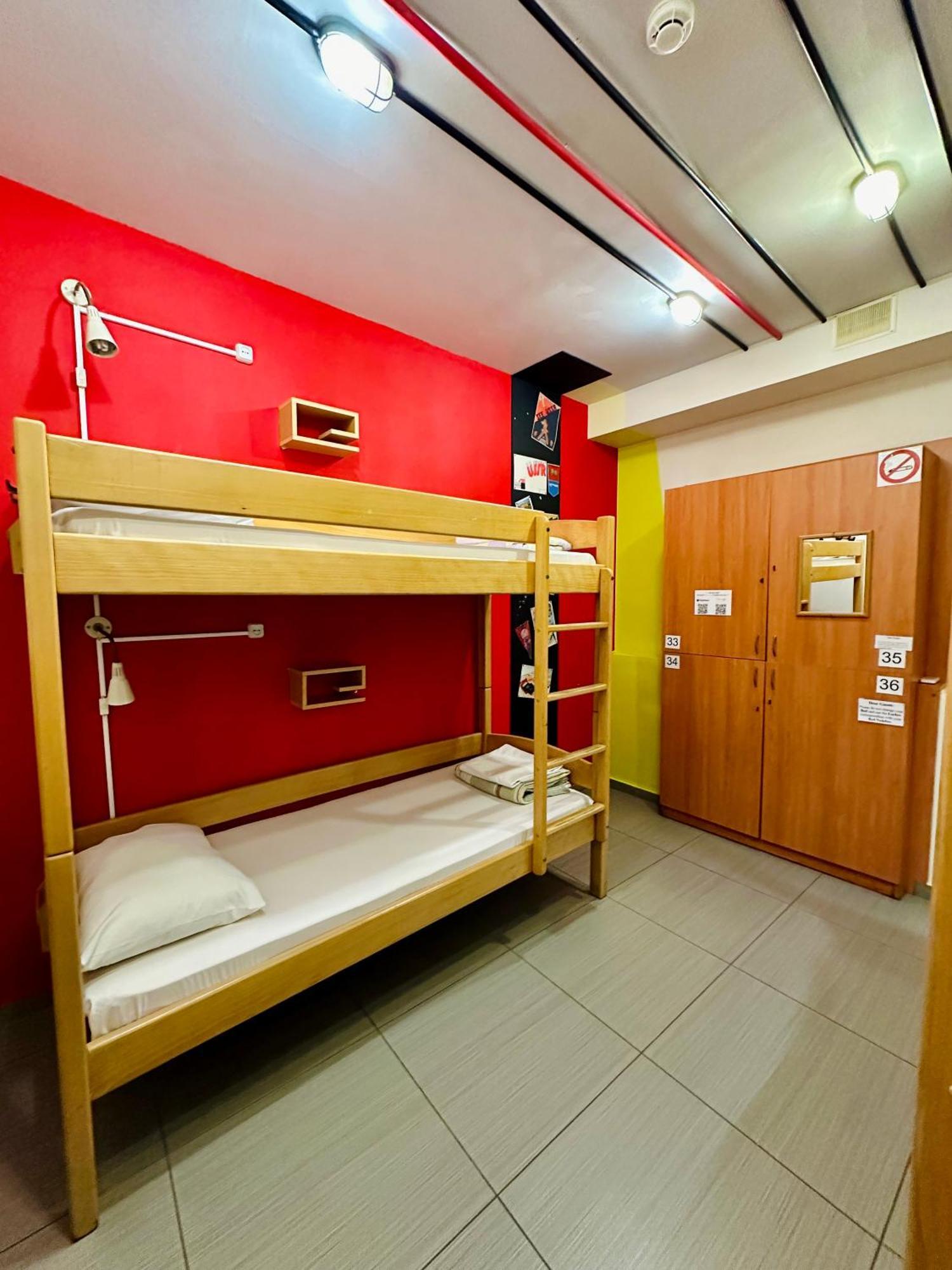 Envoy Hostel & Tours Ереван Екстериор снимка