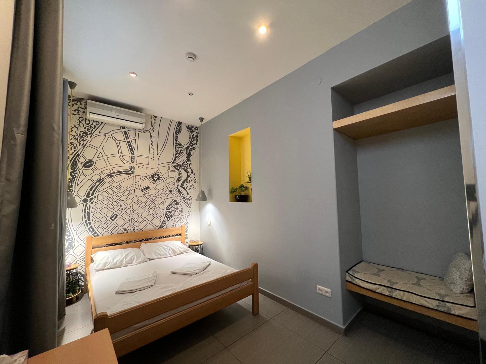 Envoy Hostel & Tours Ереван Екстериор снимка
