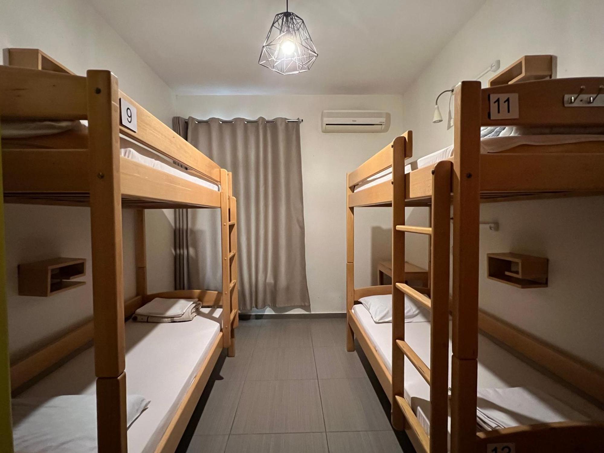 Envoy Hostel & Tours Ереван Екстериор снимка