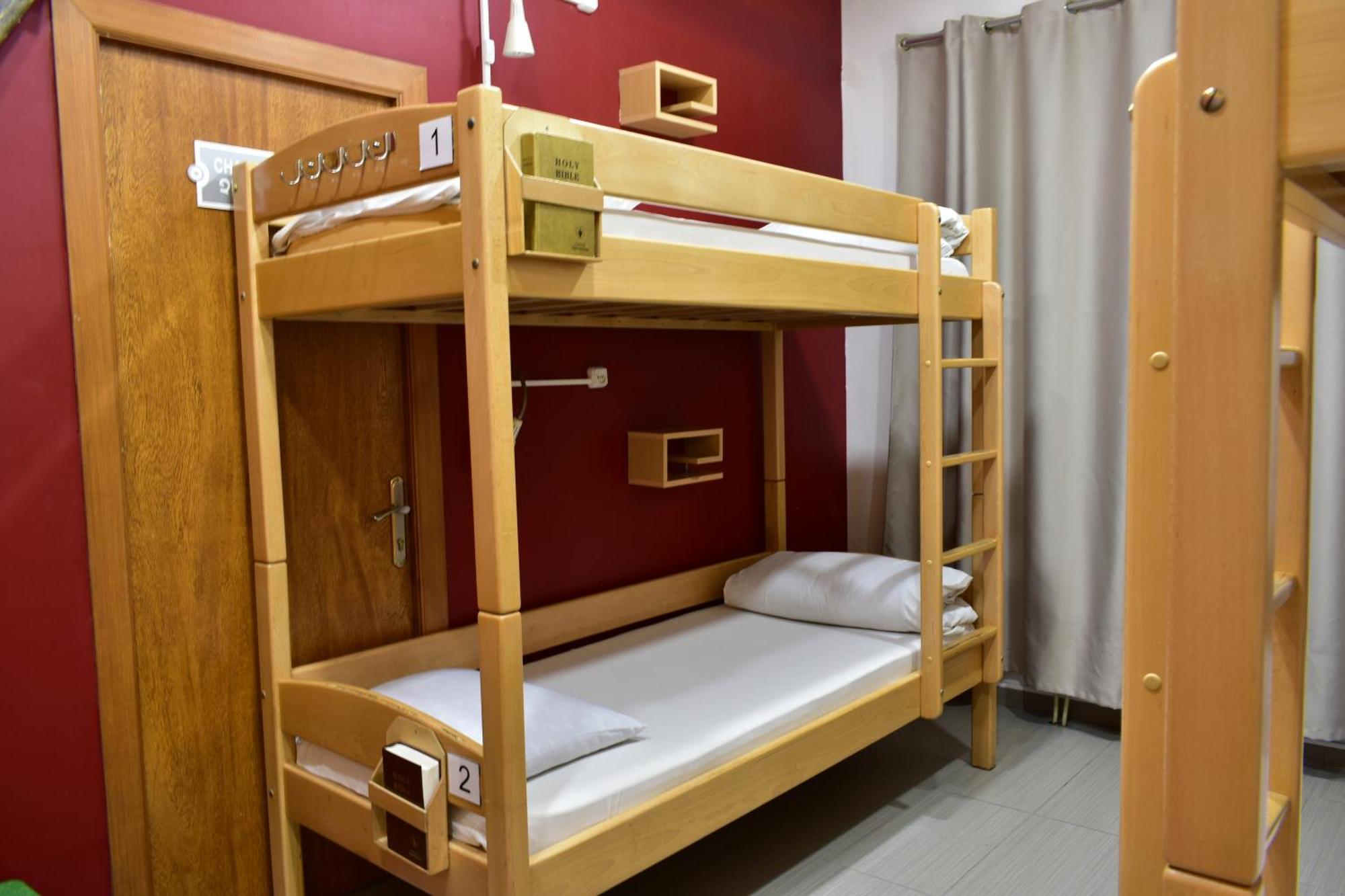 Envoy Hostel & Tours Ереван Екстериор снимка