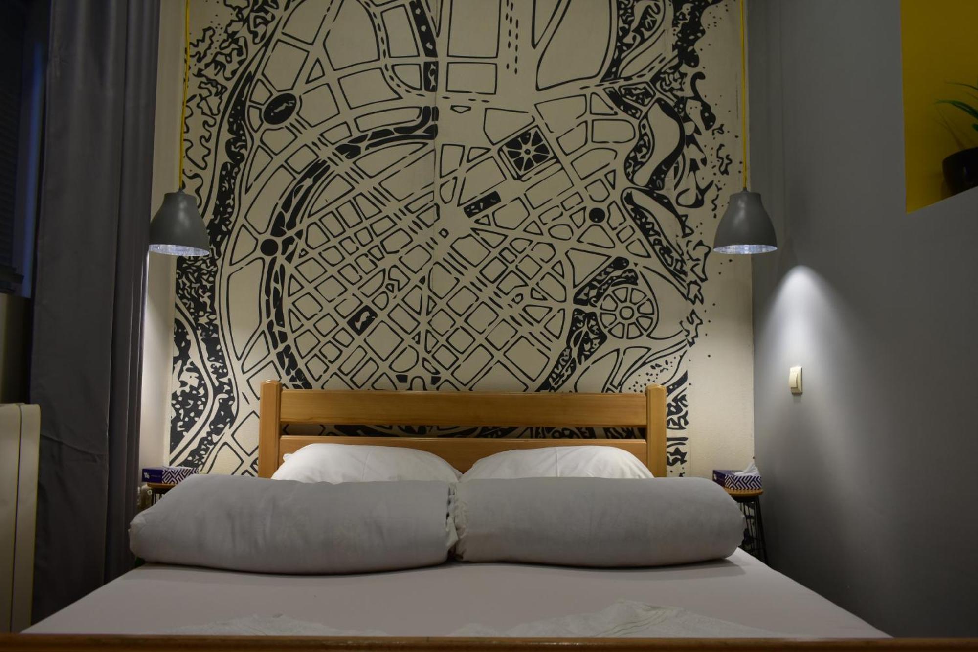 Envoy Hostel & Tours Ереван Екстериор снимка