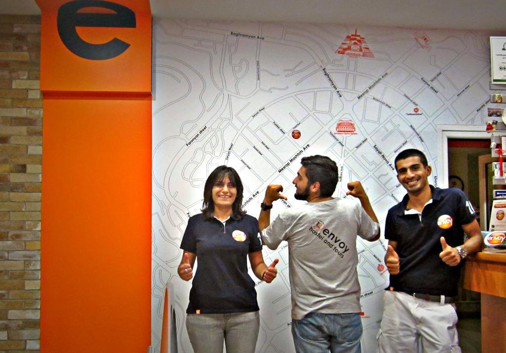 Envoy Hostel & Tours Ереван Екстериор снимка