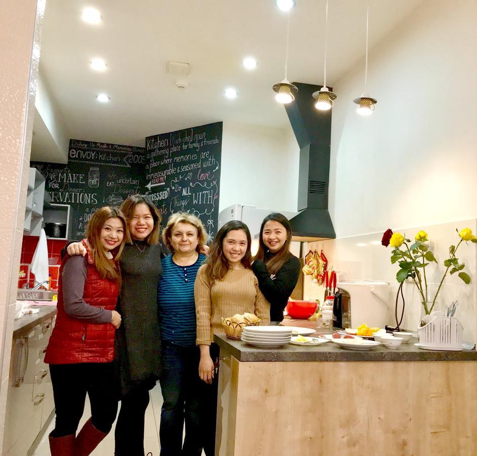 Envoy Hostel & Tours Ереван Екстериор снимка