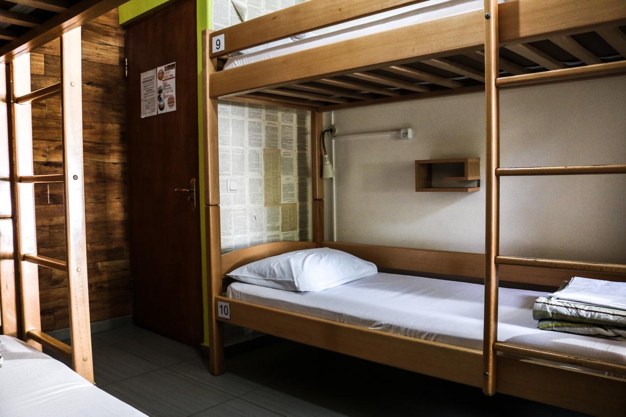 Envoy Hostel & Tours Ереван Екстериор снимка