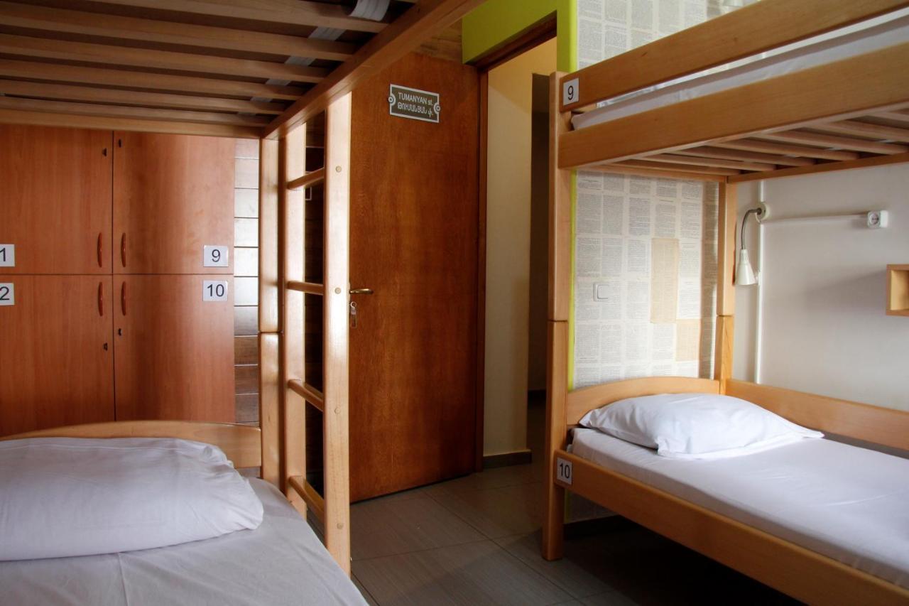 Envoy Hostel & Tours Ереван Екстериор снимка